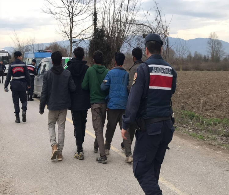 Sakarya'da 7 düzensiz göçmen yakalandiOnur Orhan,Abdülkerim Çaliskan