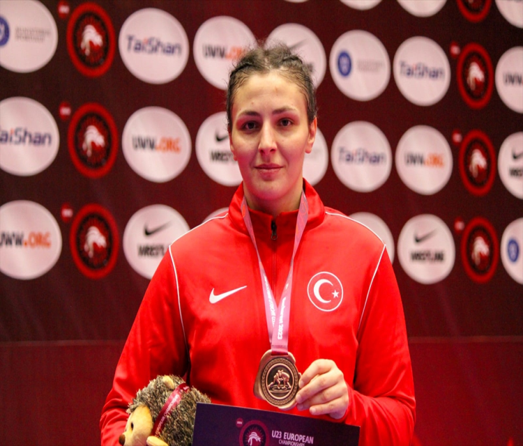 Avrupa 23 Yas Alti Güres SampiyonasiFatih Gazioglu- Kadinlarda milli sporcular 3 bronz madalya elde etti