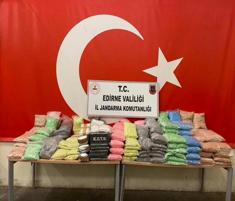 Edirne'deki operasyonlarda 576 kilo 471 gram uyusturucu ele geçirildiGökhan Zobar- Operasyonlarda 28 süpheli gözaltina alindi