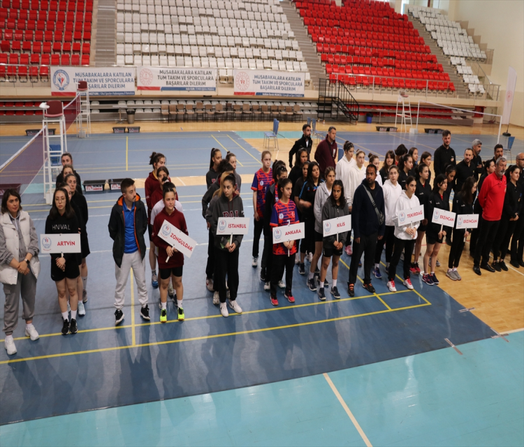 Türkiye Okul Sporlari Gençler Badminton Sampiyonasi Erzincan'da basladiBaris Yalçinkaya
