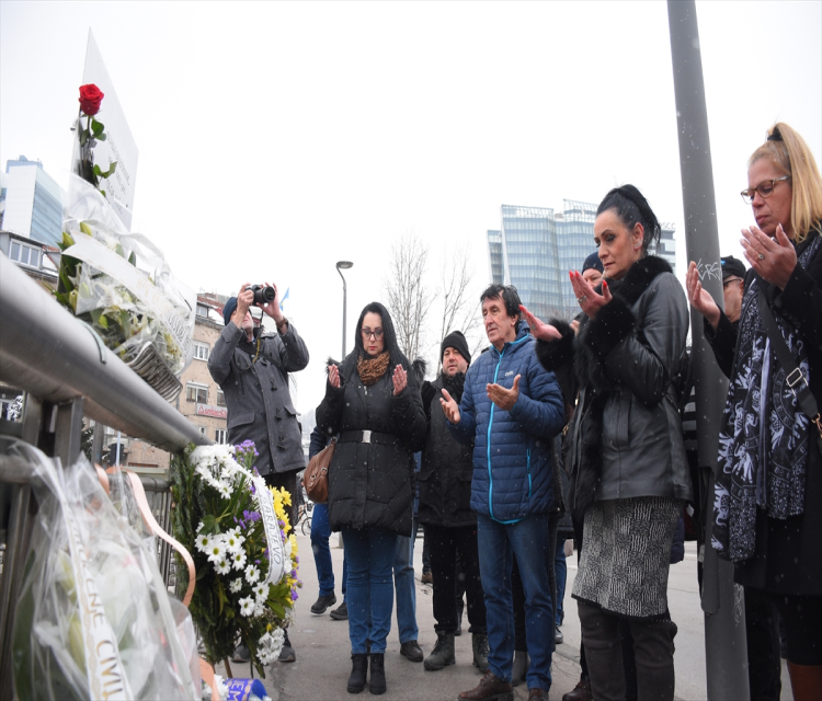 Saraybosna kusatmasinin ilk kurbanlari kusatmanin 31. yil dönümünde anildiAhmet Nurduhan,Alma Dekovic