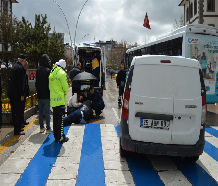 Erzurum'da yaya geçidinde aracin çarptigi kari-koca yaralandiFaruk Küçük