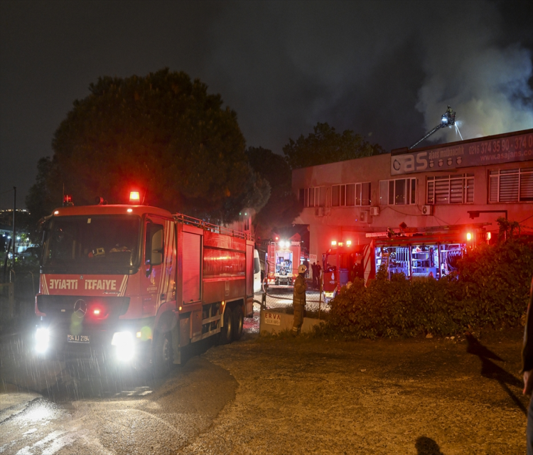 Kartal'da mobilya imalathanesinde çikan yangin söndürüldüMuhammed Gencebay Gür