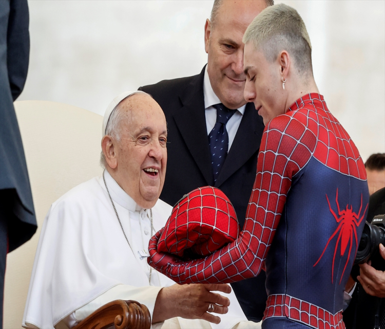 Katoliklerin lideri Papa Franciscus, Misir Kipti Kilisesi lideri Papa 2. Tavadros ile görüstüBaris Seçkin