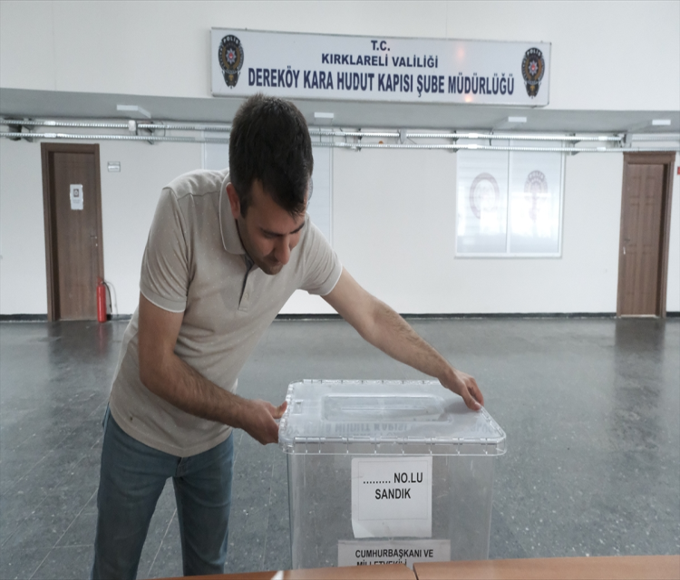 Cumhurbaskani Seçimi'nin ikinci turu için sinir kapilarinda hazirliklar basladiÖzgün Tiran,Ufuk Ertop