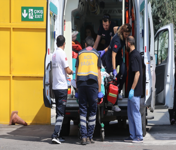 Amasya'da dogum sonrasi rahatsizlanan kadin ambulans helikopterle Samsun'a sevk edildiUmut Yesilyurt