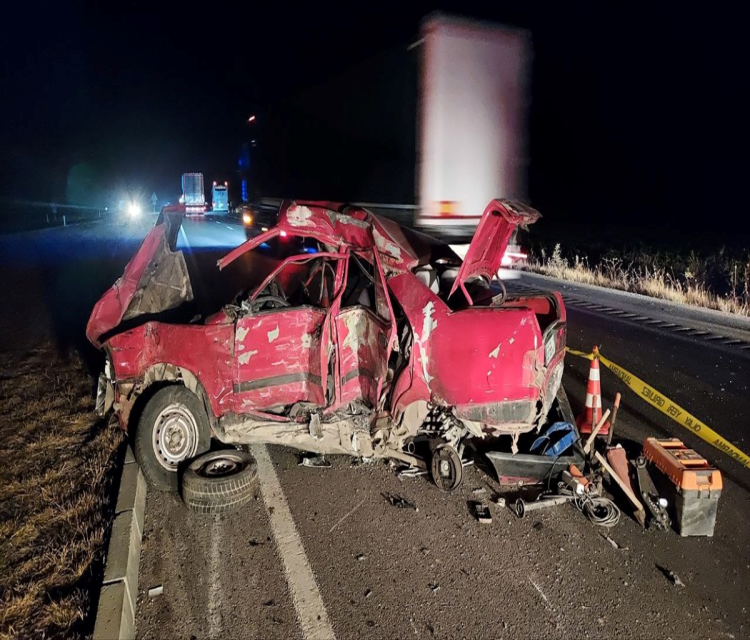 Amasya'da yolcu otobüsü ile otomobilin çarpistigi kazada 2 kisi öldüCihan Okur,Murat Demirci