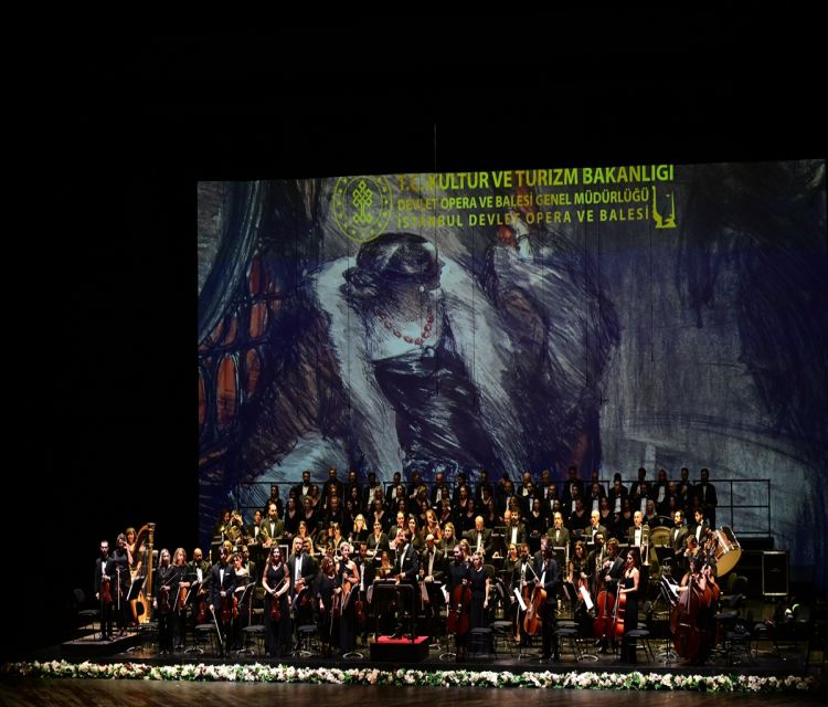 IDOB yeni sezona, açilisa özel opera repertuvariyla girdi Hilal Ustuk