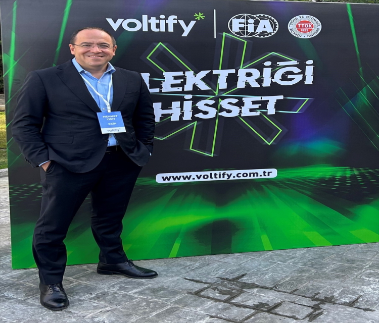 Voltify ve Turing, elektrikli araçlari gençlerle bulusturduMehmet Kadir Kilinç- Voltify Kurucusu ve Üst Yöneticisi Mehmet Yigit:
- "Voltify olarak abonelerinin elektrikli araçlari güvenle deneyimlemelerini saglayarak Türkiye'de elektrikli otomobil pazarinin gelisimine önemli katkilarda bulunuyoruz"