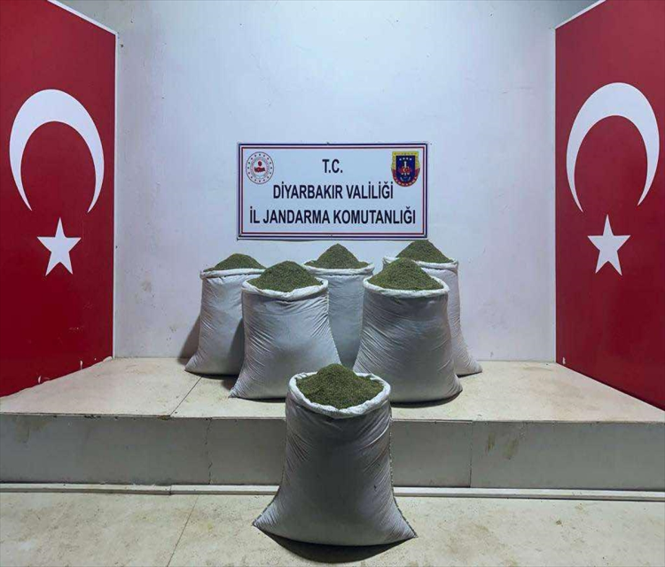Diyarbakir'da 229 kilogram toz esrar ele geçirildiAhmet Kaplan