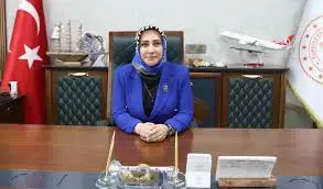 Niğde İl Milli Eğitim Müdürü çiçek yerine kitap istedi