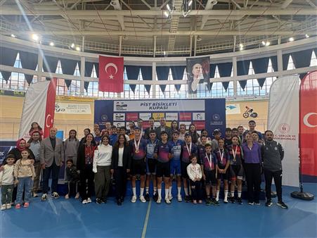 Pist Bisikleti Kupası'nın Genç Yıldızları Konya Velodromu'nda Pedal Çevirdi 