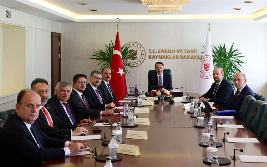 Ak Parti Konya Milletvekilleri ve Başkan Altay Ankara'da Bakanlarla Konya Projelerini İstişare Etti