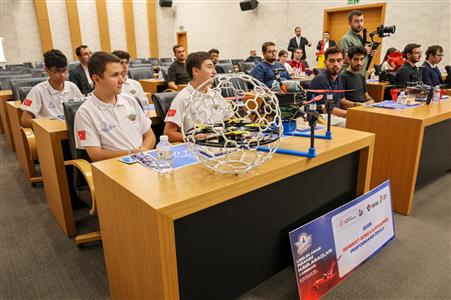 Selçuklu'ya Teknofest 2026'da Gurur Yaşatan Takımlar Başkan Pekyatırmacı'yı Ziyaret Etti 