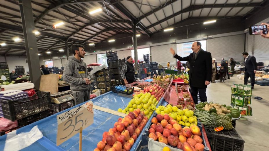 Başkan Altay İftar Öncesi Büyük Sinan Semt Pazarı'nı Ziyaret Etti