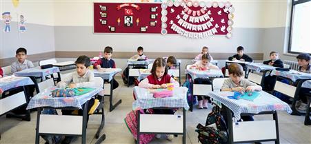 Yaklaşık 18 milyon öğrenci yarın yaz tatiline çıkacak