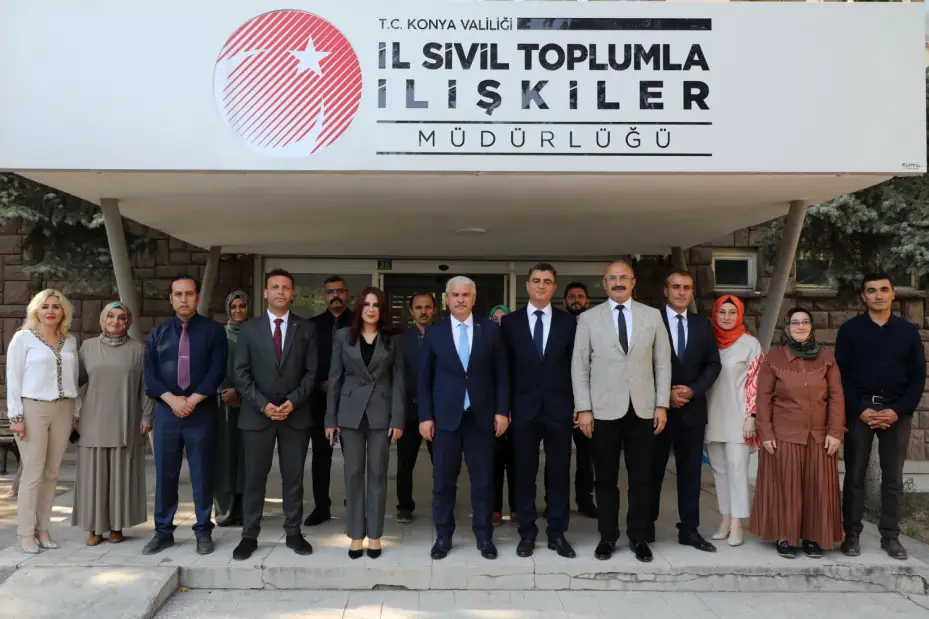 Vali İbrahim Akın, 2025 Aile Yılı Kapsamında STK Temsilcileriyle Bir Araya Geldi 