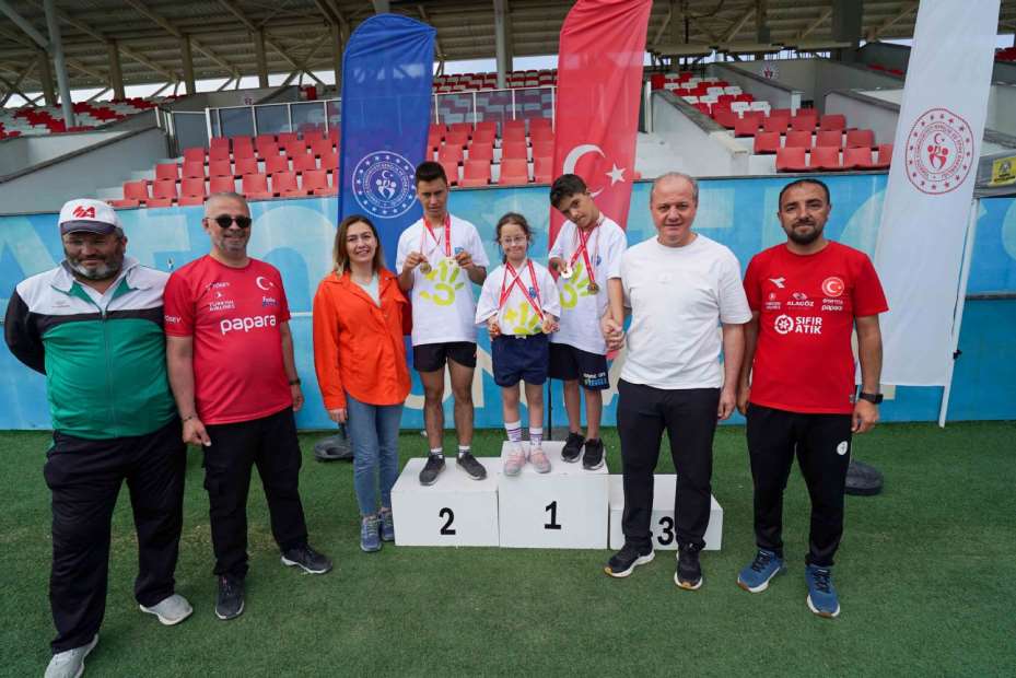 Meram Spor Kulübüne Madalya Yağmuru