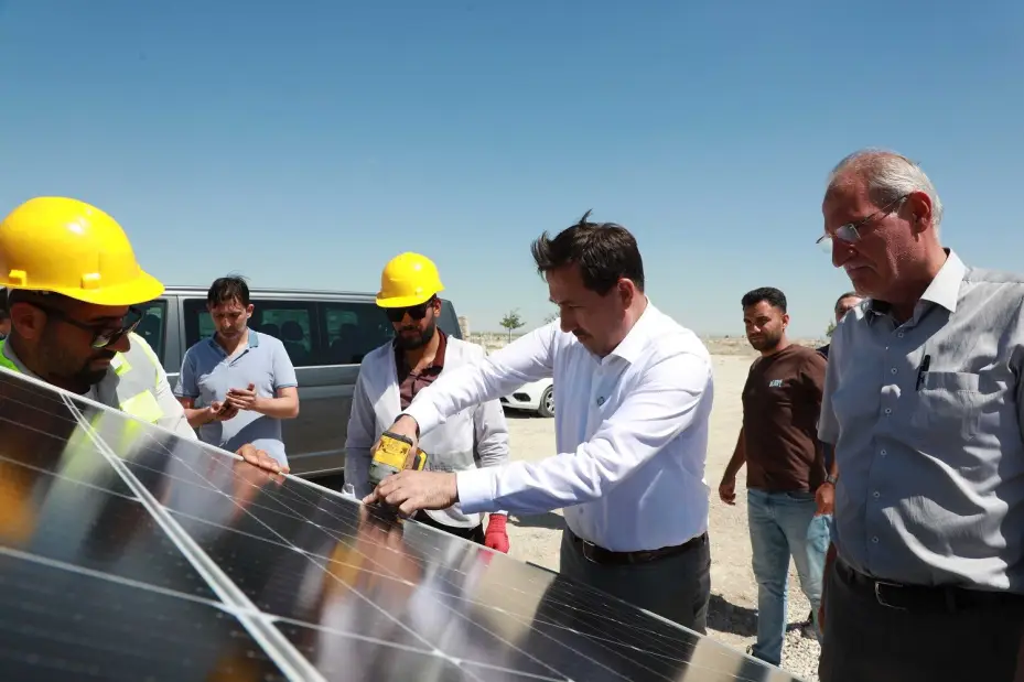 Hasan Kılca, İsmil Güneş Enerji Santrali'nde Devam Eden Çalışmaları Yerinde İnceledi