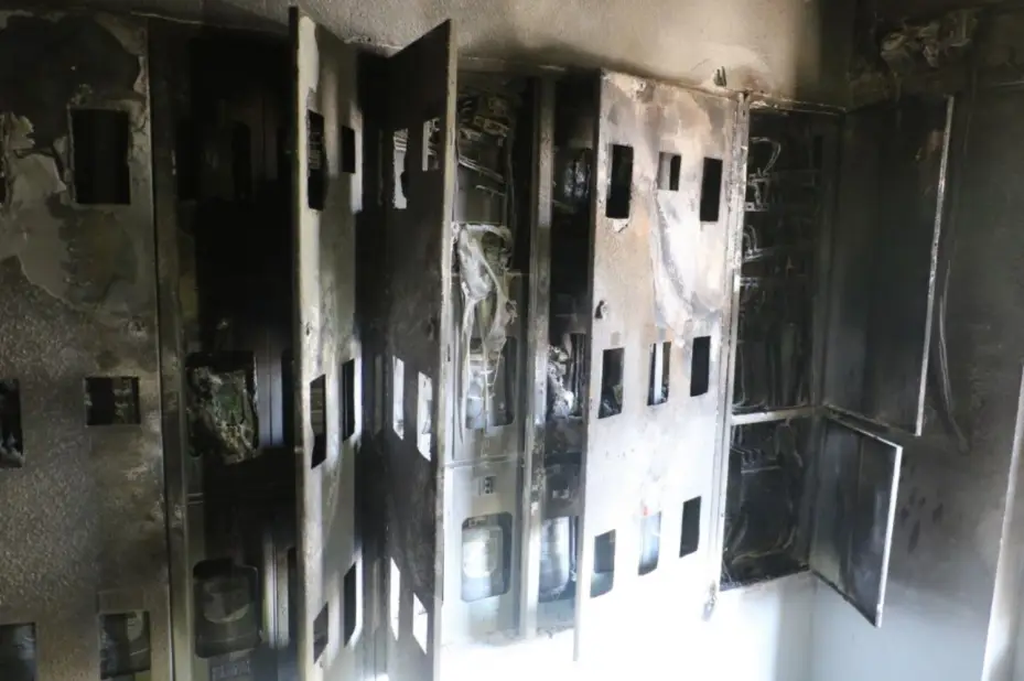 (Düzeltme) Ankara’da binanın elektrik panosu patladı: 8 kişi dumandan etkilendi