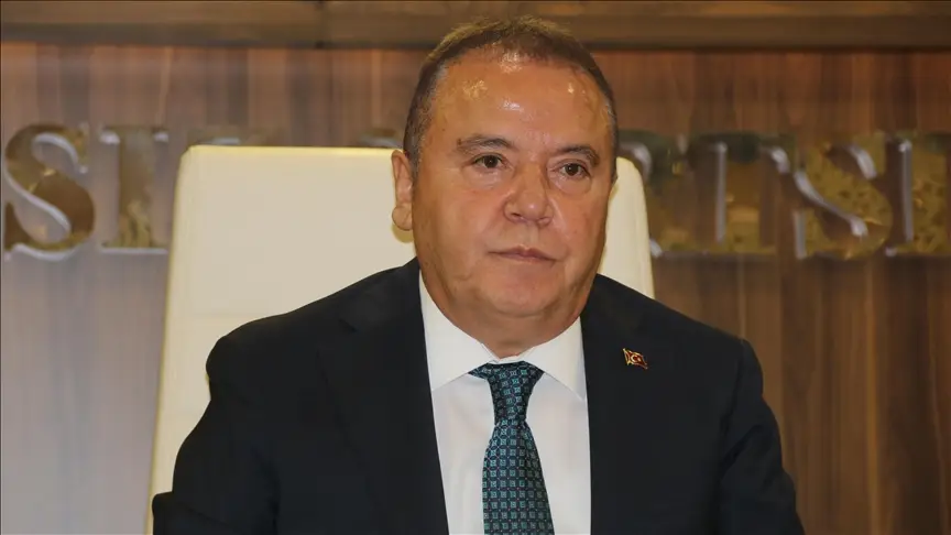 Antalya Büyükşehir Belediye Başkanı Böcek geçici olarak görevden uzaklaştırldı