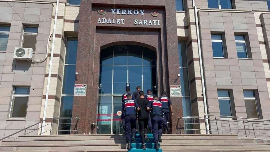 Yozgat’ta aranan 2 kişi yakalandı