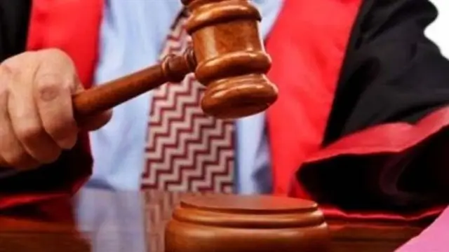Kocasına tehdit, hakaret ile ısrarlı takip suçlarından yargılanan kadın hakim karşısına çıktı