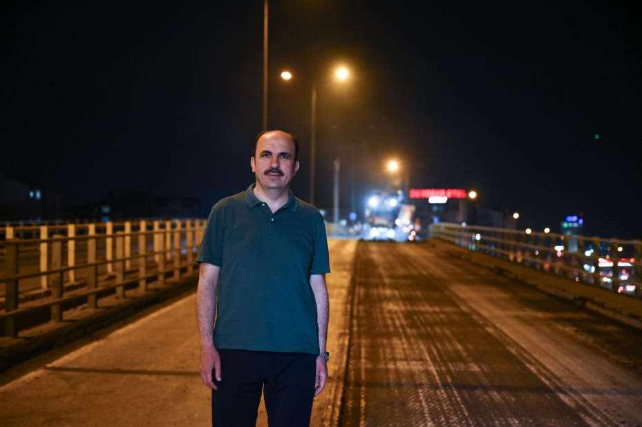 Başkan Altay Koyuncu Köprülü Kavşağı'nda Gece Devam Eden Asfalt Çalışmalarını İnceledi