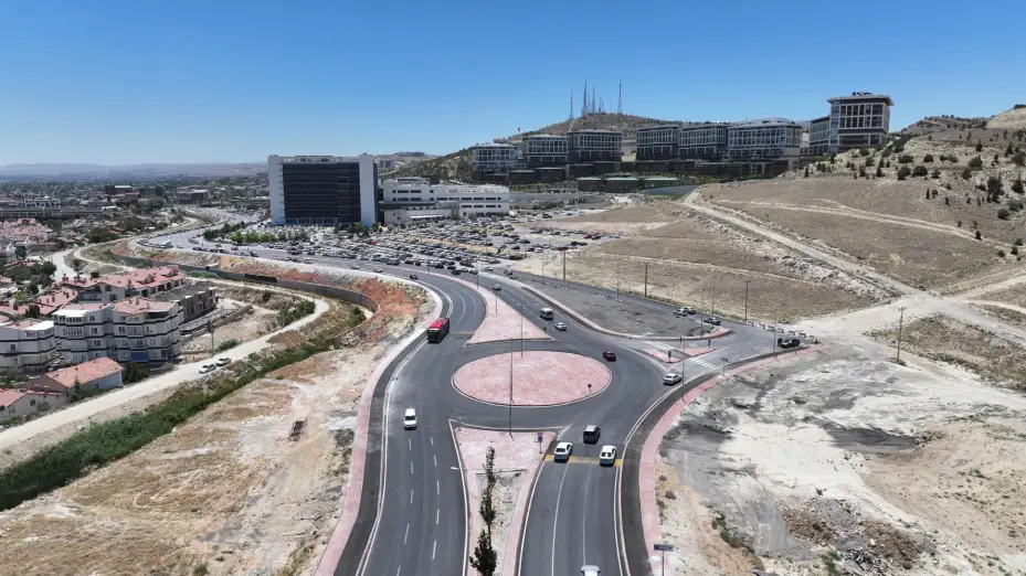 Konya Büyükşehir, Meram Tıp Fakültesi'nde Otopark Giriş Çıkışlarını Daha Güvenli Hale Getirdi