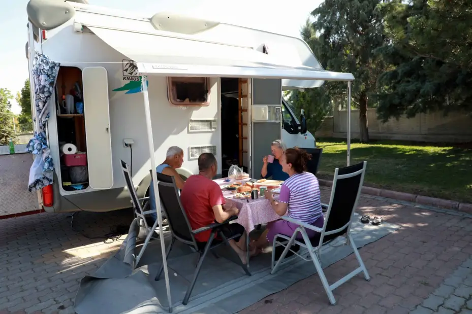 Şehir Merkezinde Karavan Konforu