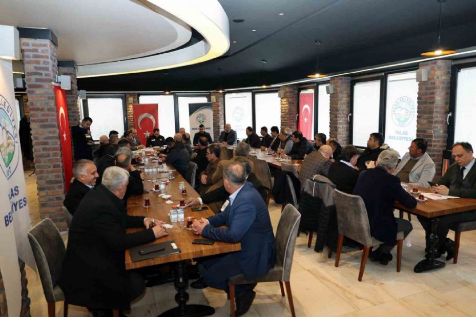 Başkan Yalçın’dan muhtarlara kestane fidanı