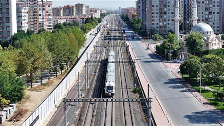 Başkan Altay, Konya Banliyö Hattına 4 Set, Toplam 16 Araç Alımı İçin İhale Sürecinin Başladığını Duyurdu