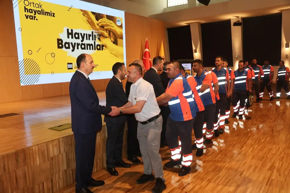 Başkan Altay Büyükşehir Çalışanlarıyla Bayramlaştı