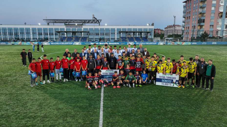 Selçuklu Belediyesi Ortaokullar Arası Futbol Turnuvasında Şampiyonlar Belli Oldu