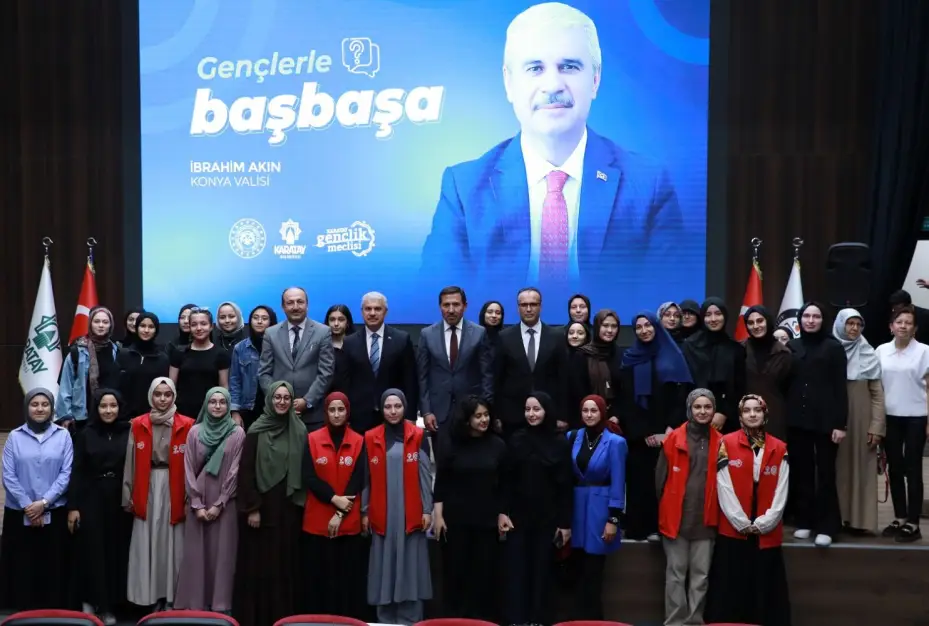 Konya Valisi İbrahim Akın Karataylı Gençlerle Buluştu