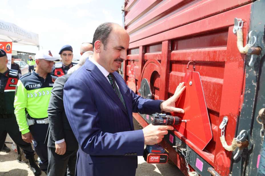 "Reflektör tak, görünür ol" Projesi ile Çiftçilere 10 bin Adet Reflektör Dağıtılacak