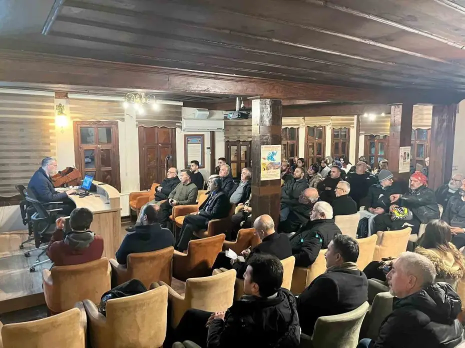 Türkmenler, İran Türklüğü arasında kimliklerini en iyi koruyabilen halk olarak biliniyor