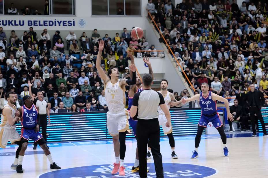 Konya Büyükşehir Belediyespor Yarı Finalde