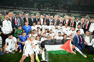 Konya’da Tarihi Gece Filistin Milli Takımı ile Konyaspor’un Karşılaştığı Maçta Tüm Dünyaya Filistin’e Destek Mesajı Verildi