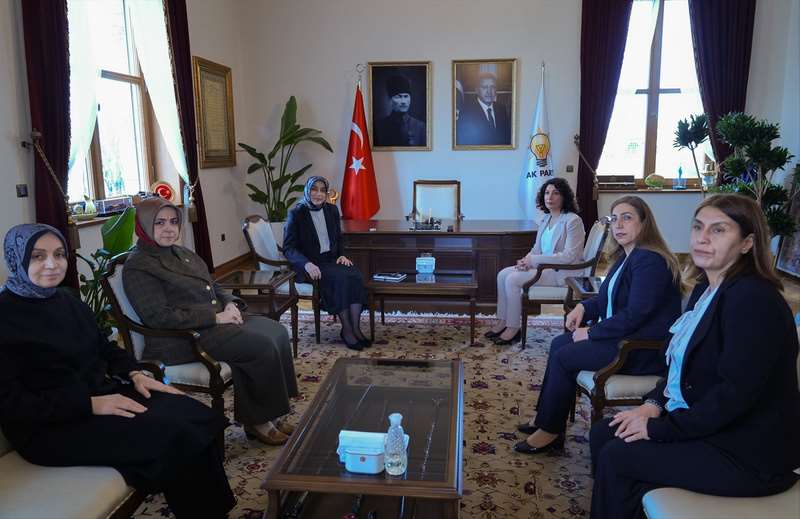 DEM Partili kadınlardan AK Parti’ye ziyaret