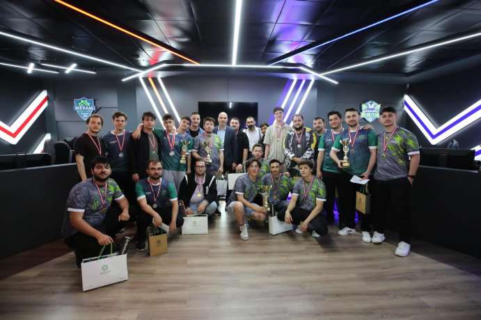 Konya’da E-Spor Rüzgarı Esti; Şampiyonlar MEGA'da Belli Oldu!