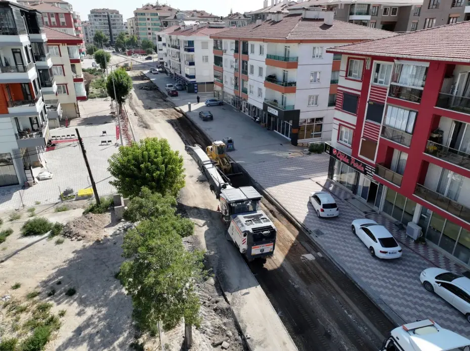 Karakayış Caddesi'nde Yenileme Çalışmaları