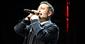Oğuzhan Koç, Edirne konserinde sahne önünde sigara içen kişiye tepki gösterdi