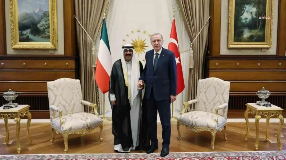 Cumhurbaşkanı Erdoğan, Kuveyt Devlet Emiri El Sabah ile telefon görüşmesi gerçekleştirdi