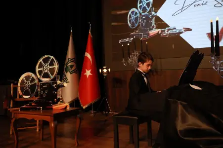 "Dizi Müzikleri Piyano Konseri" Sanatseverleri Büyüledi