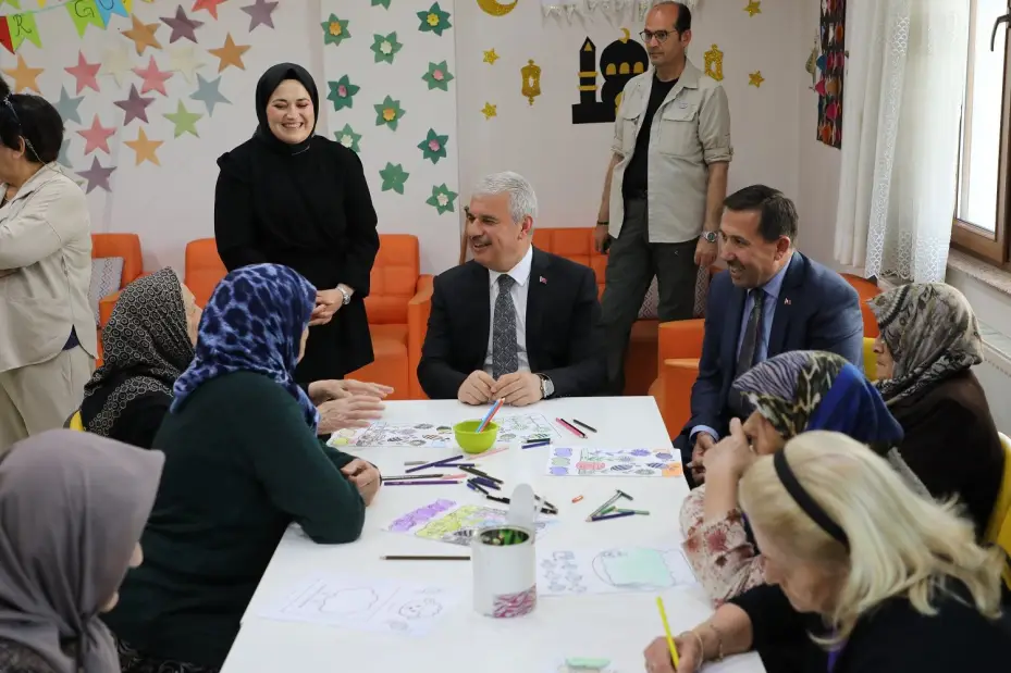 Vali Akın, Kaymakam Ayhan ve Kılca'dan Alzheimer Gündüz Yaşam Merkezi'ne Ziyaret