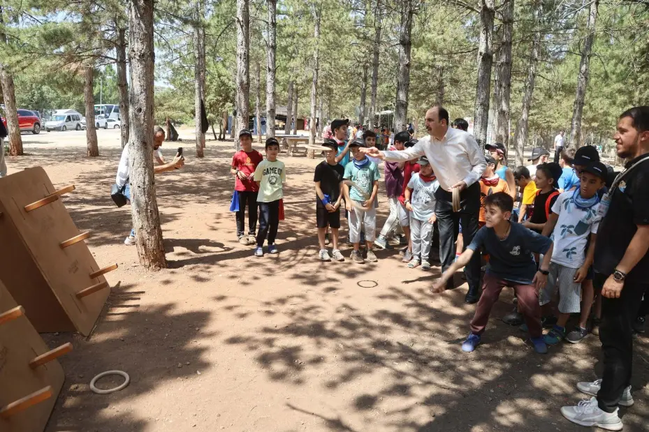 Başkan Altay 55 Bin Öğrenciyi Ağırlayacak Genç KOMEK Kampı'nda Çocukların Çoşkusuna Ortak Oldu