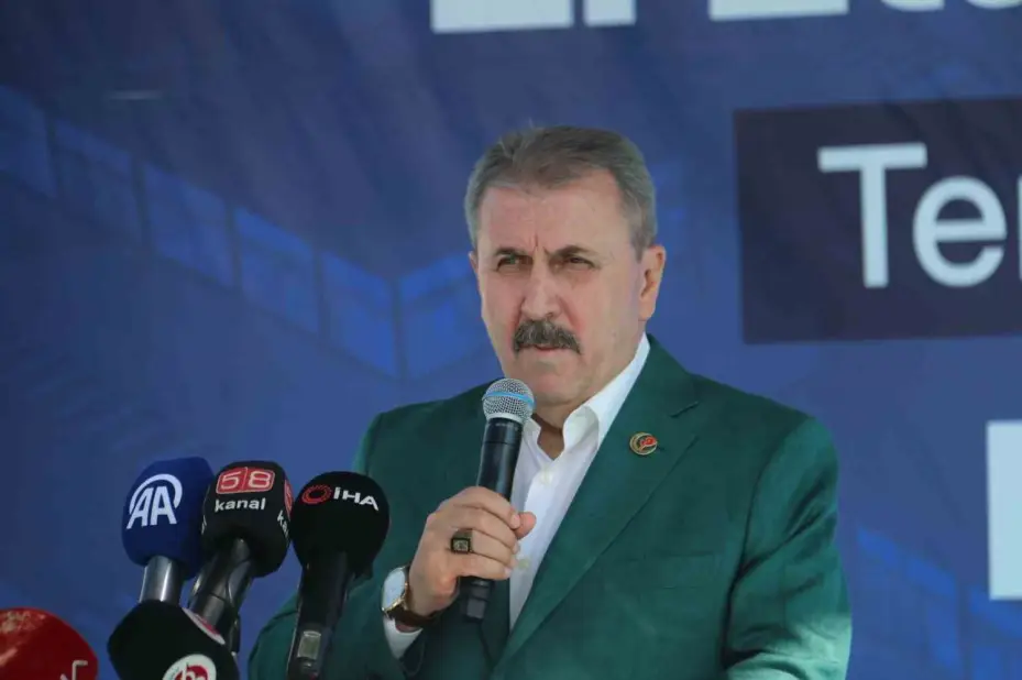 BBP Genel Başkanı Destici’den Leman dergisine tepki