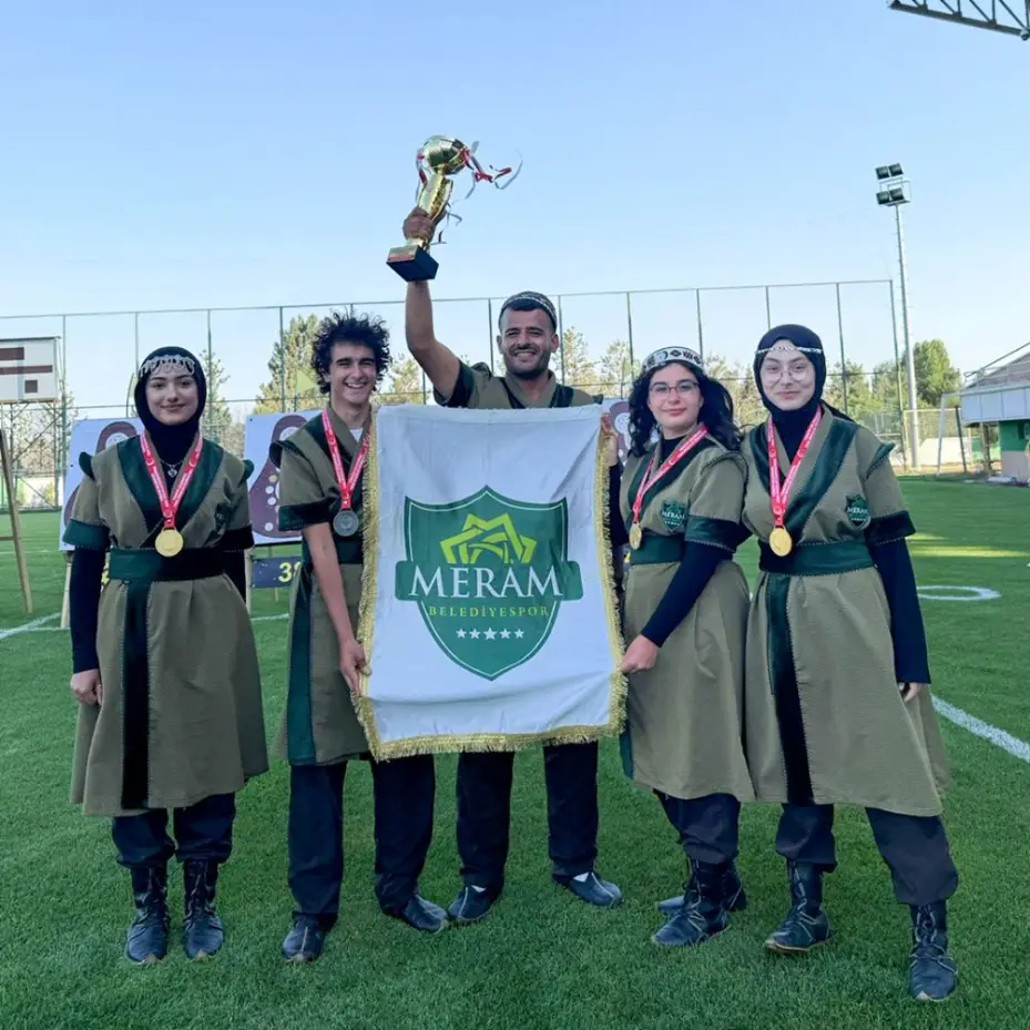 Meramlı Sporcular Yine Zirvede