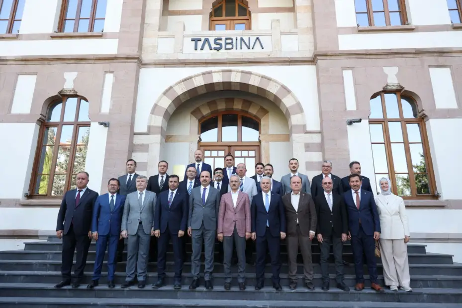Ulaştırma ve Altyapı Bakanı Uraloğlu Başkan Altay'ı Ziyaret Etti 
